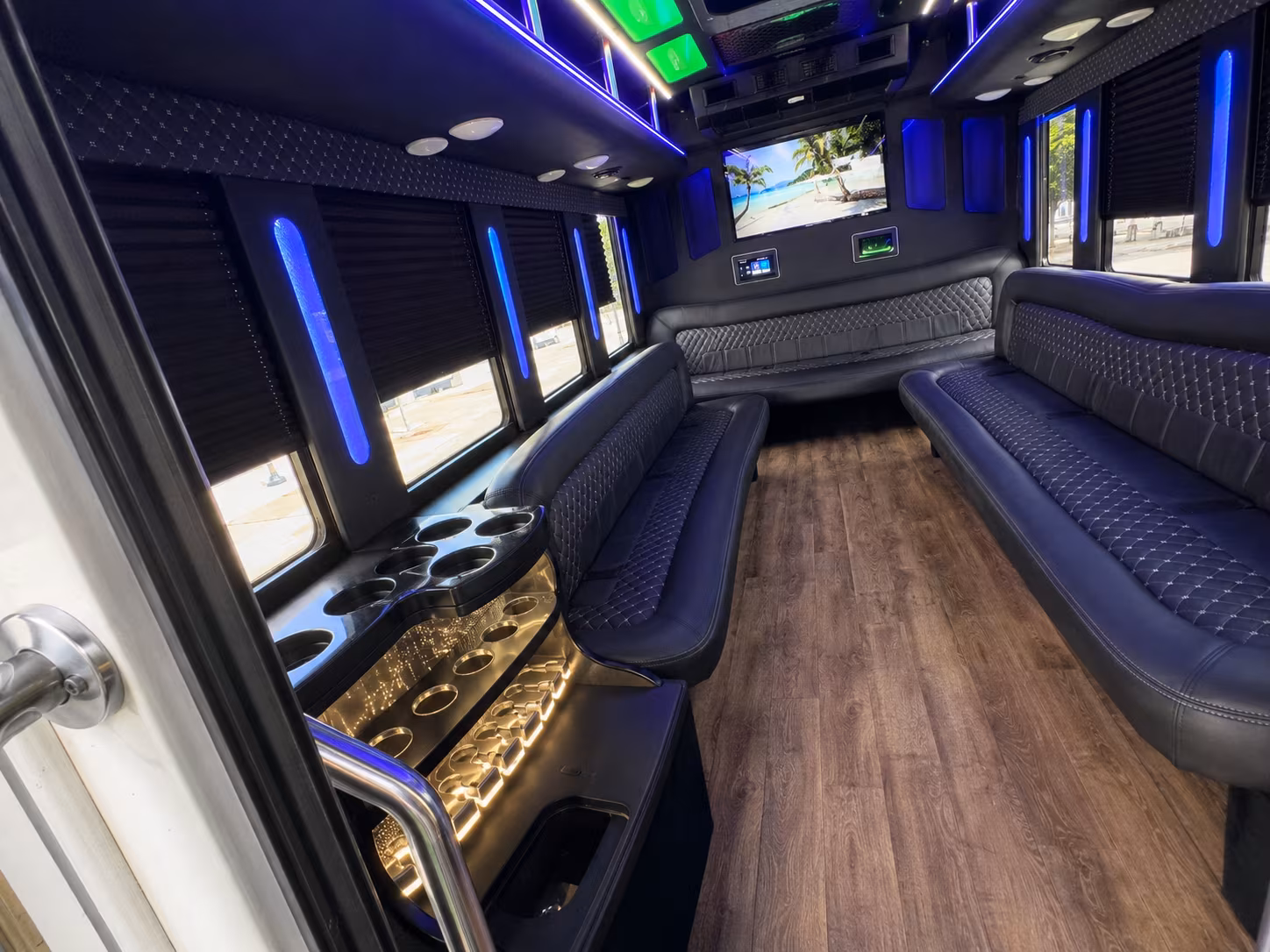 party buses and charter buses to petco park and snapdragon stadium in san diego
